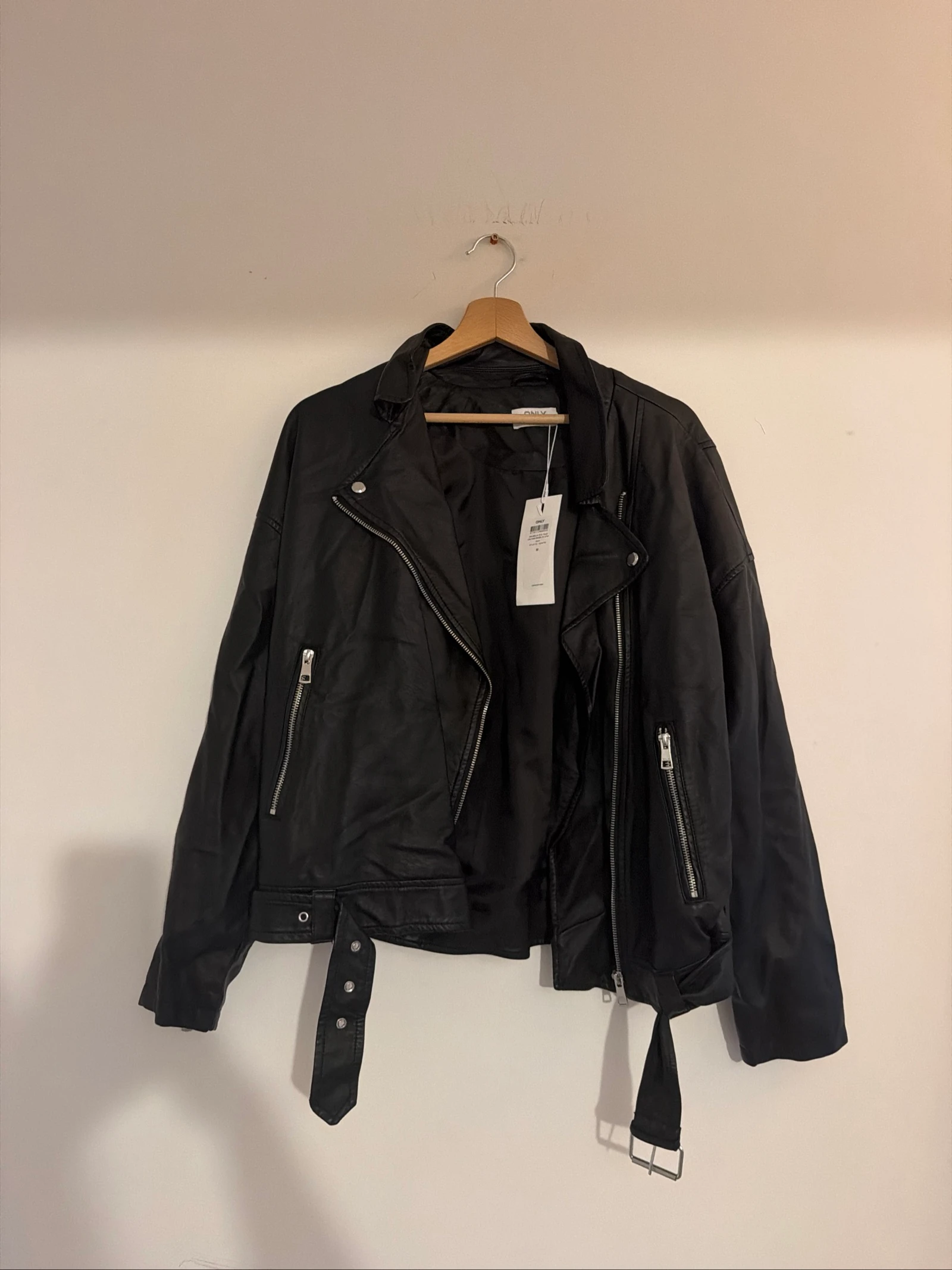 Veste perfecto faux cuir taille M only neuf 
